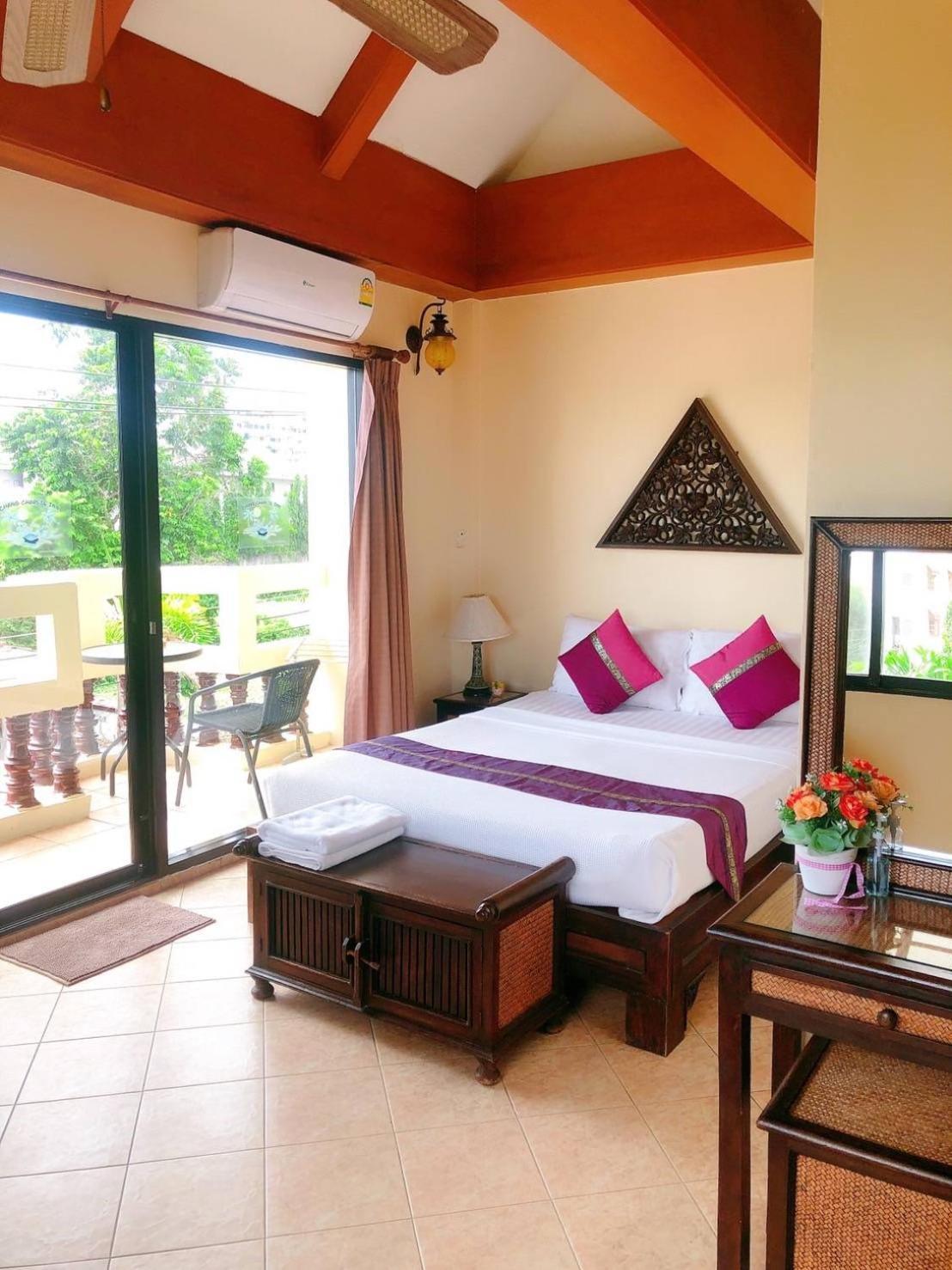 Chang Charlie Inn, Boutique Jomtien Beach Eksteriør billede