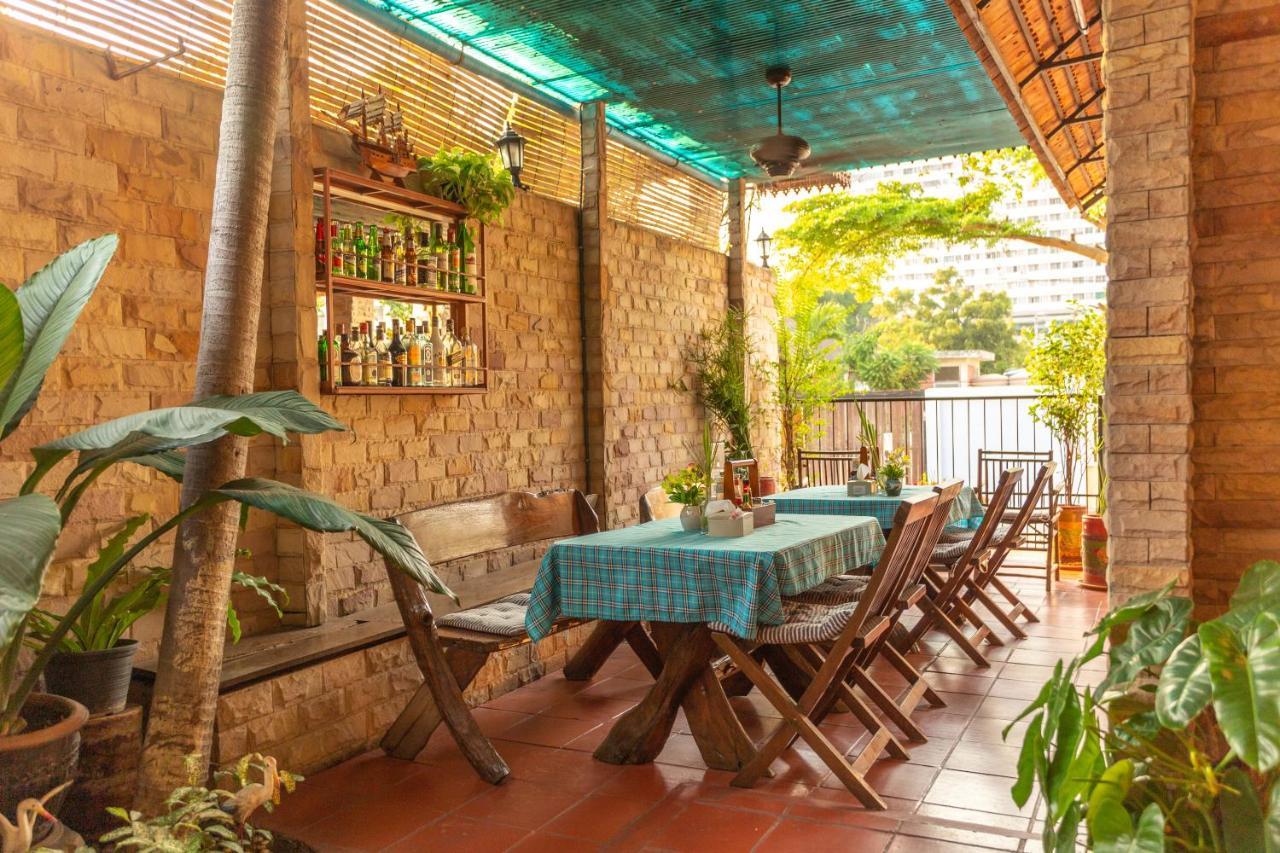 Chang Charlie Inn, Boutique Jomtien Beach Eksteriør billede